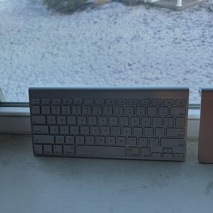 Apple Wireless Keyboard